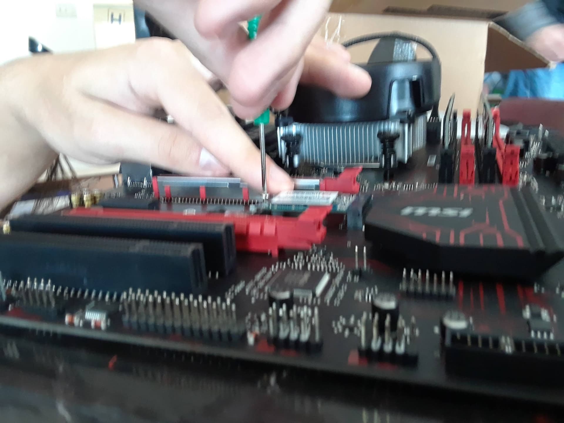 Sentinel High School Computer Building Club 2019 — students and PC builds, photo 10