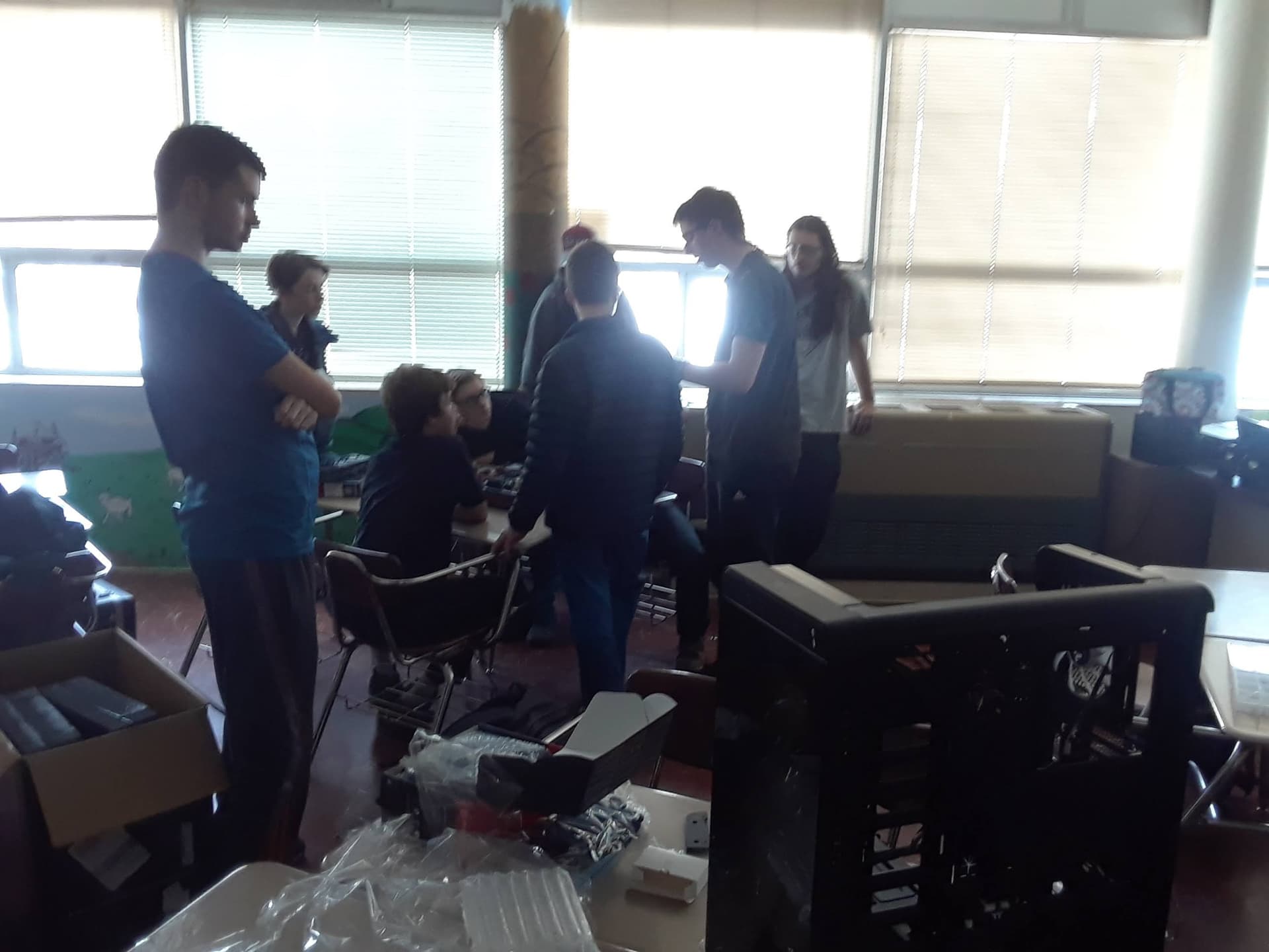 Sentinel High School Computer Building Club 2019 — students and PC builds, photo 4