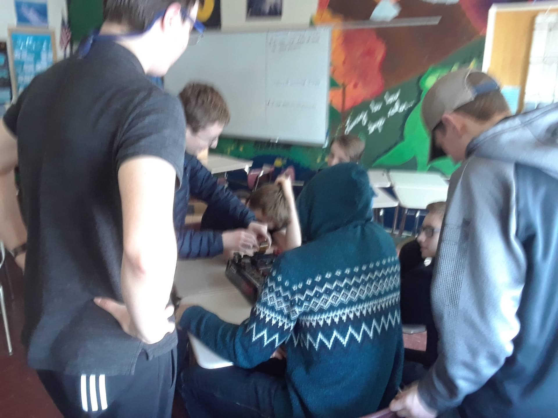 Sentinel High School Computer Building Club 2019 — students and PC builds, photo 7