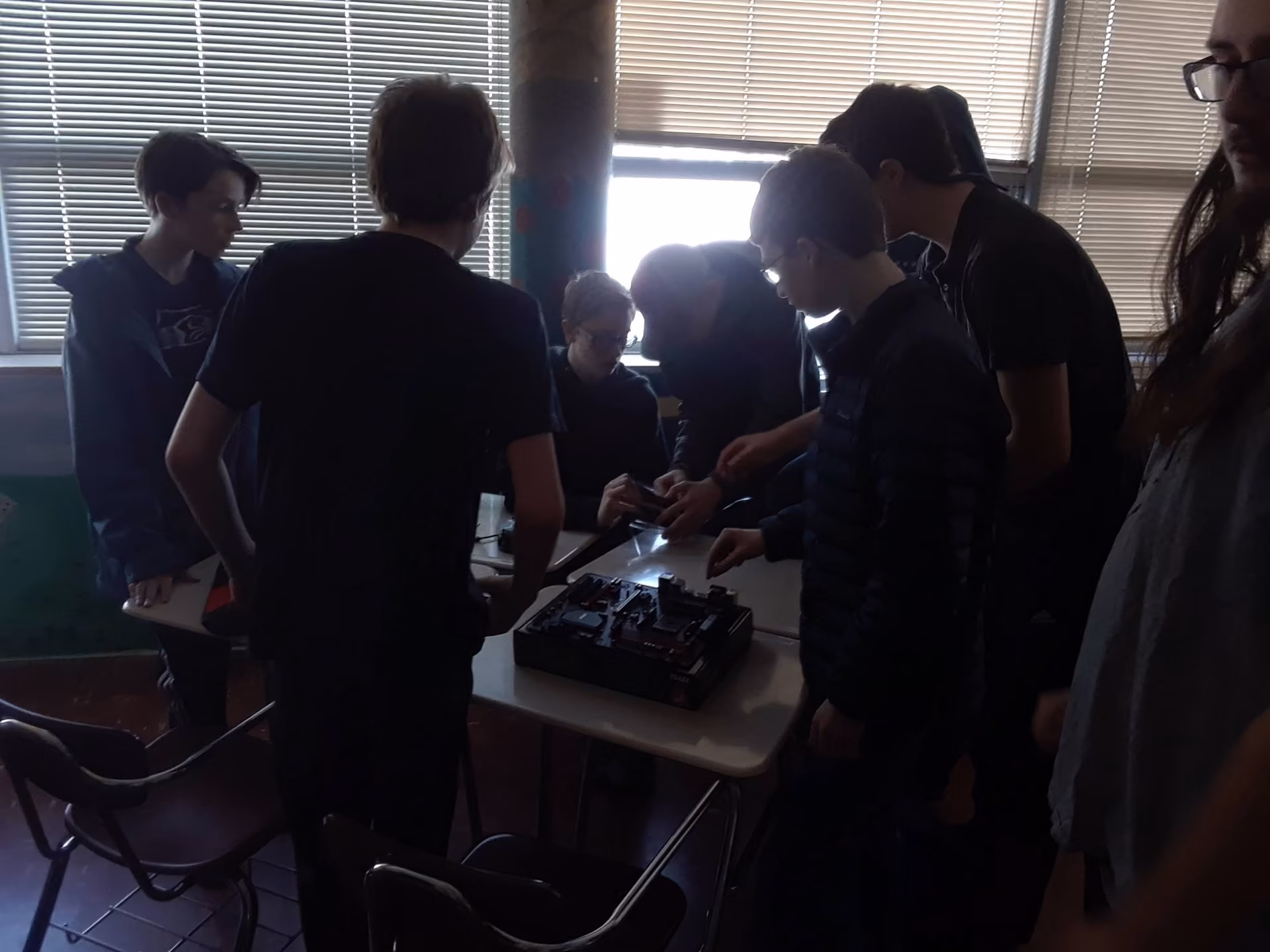 Sentinel High School Computer Building Club 2019 — students and PC builds, photo 1