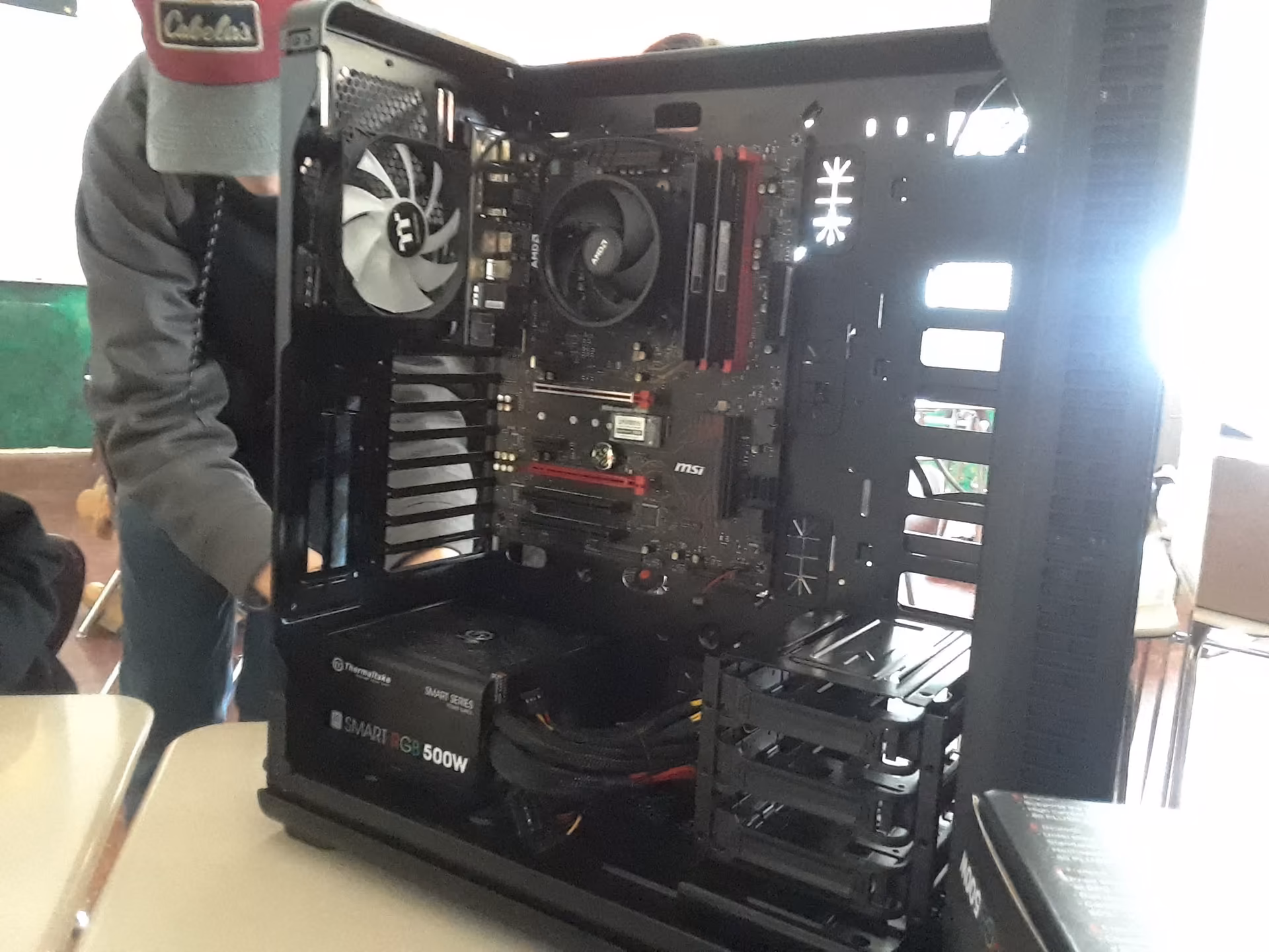 Sentinel High School Computer Building Club 2019 — students and PC builds, photo 11