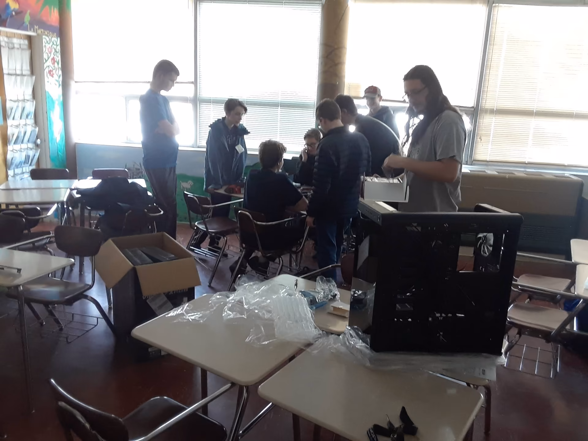 Sentinel High School Computer Building Club 2019 — students and PC builds, photo 2